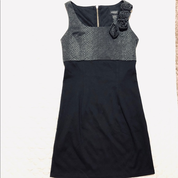 Alyn Paige greyish black dress - Picture 1 of 5
